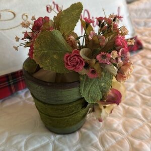 Lovely Flower Bouquet in Pot